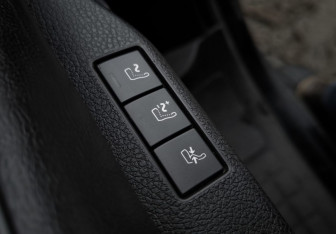 Подержанный автомобиль Peugeot Traveller 2018 года (18 фото)