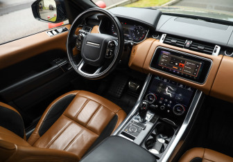 Подержанный автомобиль Land Rover Range Rover Sport 2021 года (10 фото)