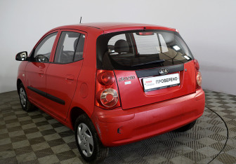 Подержанный автомобиль Kia Picanto 2010 года (3 фото)