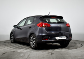Подержанный автомобиль Kia Ceed Hatchback 2016 года (7 фото)