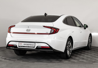 Подержанный автомобиль Hyundai Sonata 2020 года (7 фото)
