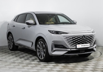 Подержанный автомобиль Changan UNI-K 2023 года (3 фото)