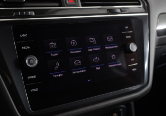 Подержанный автомобиль Volkswagen Tiguan 2019 года (18 фото)