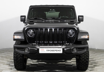 Подержанный автомобиль Jeep Wrangler 2020 года (2 фото)