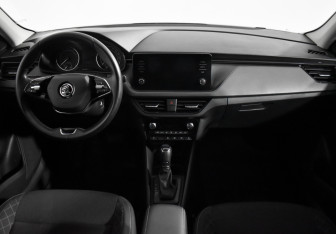 Подержанный автомобиль Skoda Rapid Liftback 2021 года (14 фото)