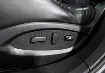 Подержанный автомобиль Infiniti FX 2012 года (18 фото)