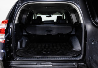 Подержанный автомобиль Toyota Land Cruiser Prado 2016 года (28 фото)