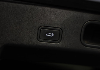 Подержанный автомобиль Geely Atlas 2023 года (32 фото)