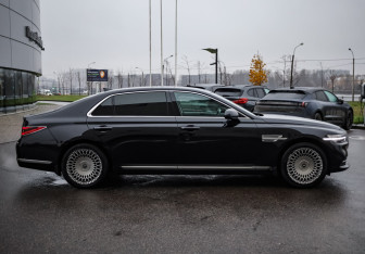 Подержанный автомобиль Genesis G90 2020 года (5 фото)