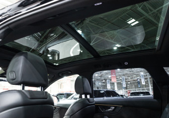 Подержанный автомобиль Audi Q7 2018 года (17 фото)