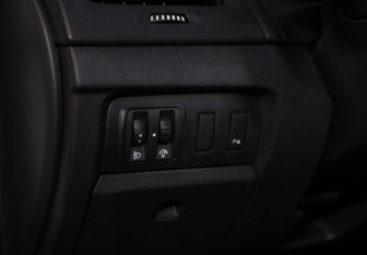 Подержанный автомобиль Renault Fluence 2010 года (17 фото)