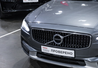 Подержанный автомобиль Volvo V90 Cross Country 2019 года (4 фото)