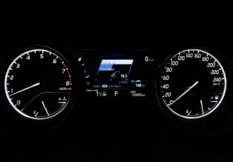 Подержанный автомобиль Toyota Camry Sedan 2018 года (17 фото)