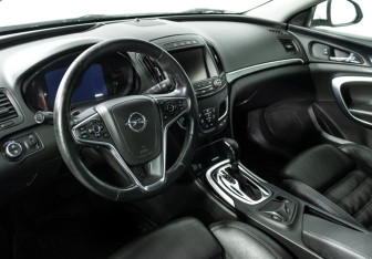 Подержанный автомобиль Opel Insignia Sedan 2013 года (11 фото)