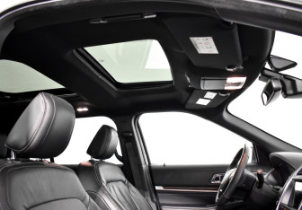 Подержанный автомобиль Ford Explorer 2018 года (19 фото)