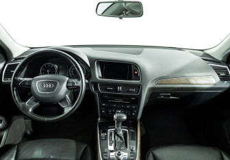 Подержанный автомобиль Audi Q5 2012 года (13 фото)