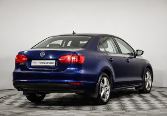 Подержанный автомобиль Volkswagen Jetta Sedan 2014 года (5 фото)