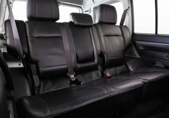 Подержанный автомобиль Mitsubishi Pajero 2011 года (19 фото)