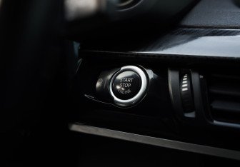 Подержанный автомобиль BMW X5 2016 года (21 фото)