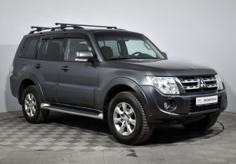 Подержанный автомобиль Mitsubishi Pajero 2014 года (3 фото)