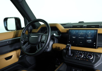 Подержанный автомобиль Land Rover Defender Suv 2023 года (12 фото)