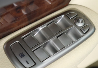 Подержанный автомобиль Jaguar XF Sedan 2008 года (16 фото)