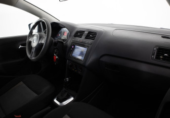 Подержанный автомобиль Volkswagen Polo Sedan 2011 года (9 фото)
