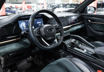 Подержанный автомобиль Geely Monjaro 2023 года (16 фото)