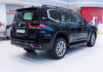 Новый Toyota Land Cruiser Suv 2026 (5 фото)