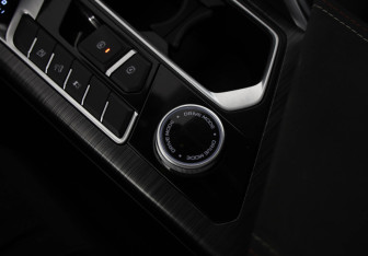 Подержанный автомобиль Geely Tugella 2021 года (15 фото)