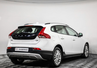 Подержанный автомобиль Volvo V40 Cross Country 2014 года (5 фото)