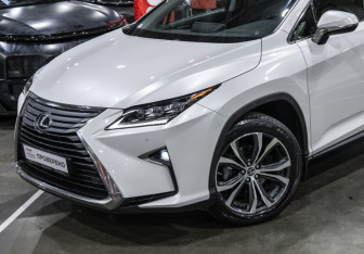Подержанный автомобиль Lexus RX 2019 года (2 фото)