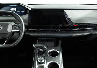 Подержанный автомобиль Changan UNI-S 2024 года (14 фото)