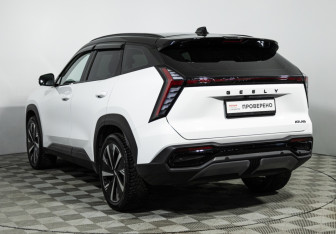 Подержанный автомобиль Geely Atlas 2024 года (7 фото)