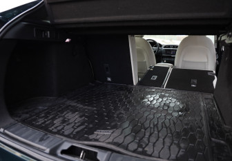 Подержанный автомобиль Jaguar F-Pace 2017 года (34 фото)