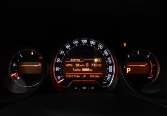 Подержанный автомобиль Citroen C5 Sedan 2011 года (12 фото)