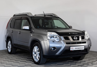 Подержанный автомобиль Nissan X-Trail 2011 года (3 фото)