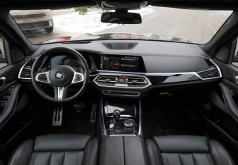 Подержанный автомобиль BMW X5 2019 года (12 фото)