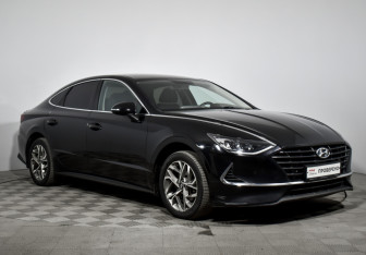 Подержанный автомобиль Hyundai Sonata 2021 года (3 фото)