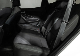 Подержанный автомобиль Hyundai Santa Fe 2014 года (10 фото)