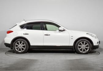 Подержанный автомобиль Infiniti QX50 2014 года (4 фото)