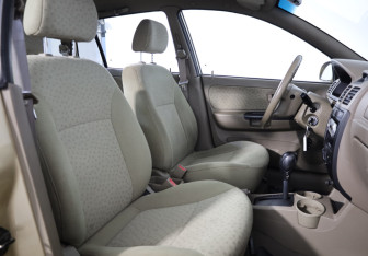 Подержанный автомобиль Kia Rio Wagon 2005 года (12 фото)