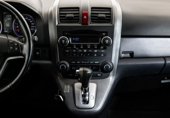 Подержанный автомобиль Honda CR-V 2008 года (13 фото)