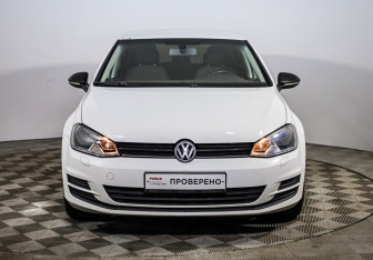 Подержанный автомобиль Volkswagen Golf Hatchback 2014 года (2 фото)