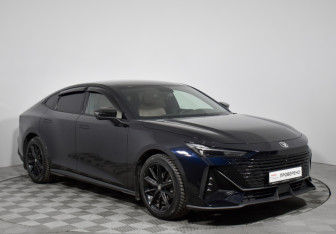 Подержанный автомобиль Changan UNI-V 2022 года (3 фото)