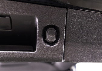 Подержанный автомобиль Chevrolet Tahoe 2016 года (16 фото)