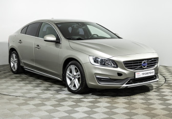 Подержанный автомобиль Volvo S60 2014 года (3 фото)