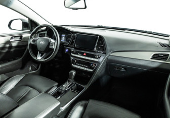 Подержанный автомобиль Hyundai Sonata 2019 года (9 фото)