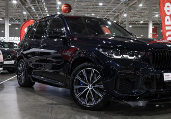Подержанный автомобиль BMW X5 2020 года (10 фото)