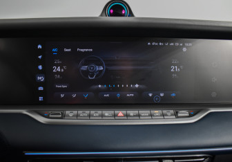 Подержанный автомобиль Voyah Free 2023 года (18 фото)